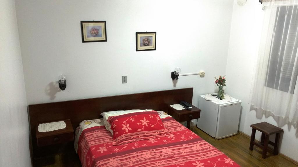 Quarto com Cama de Casal ou 2 de Solteiro